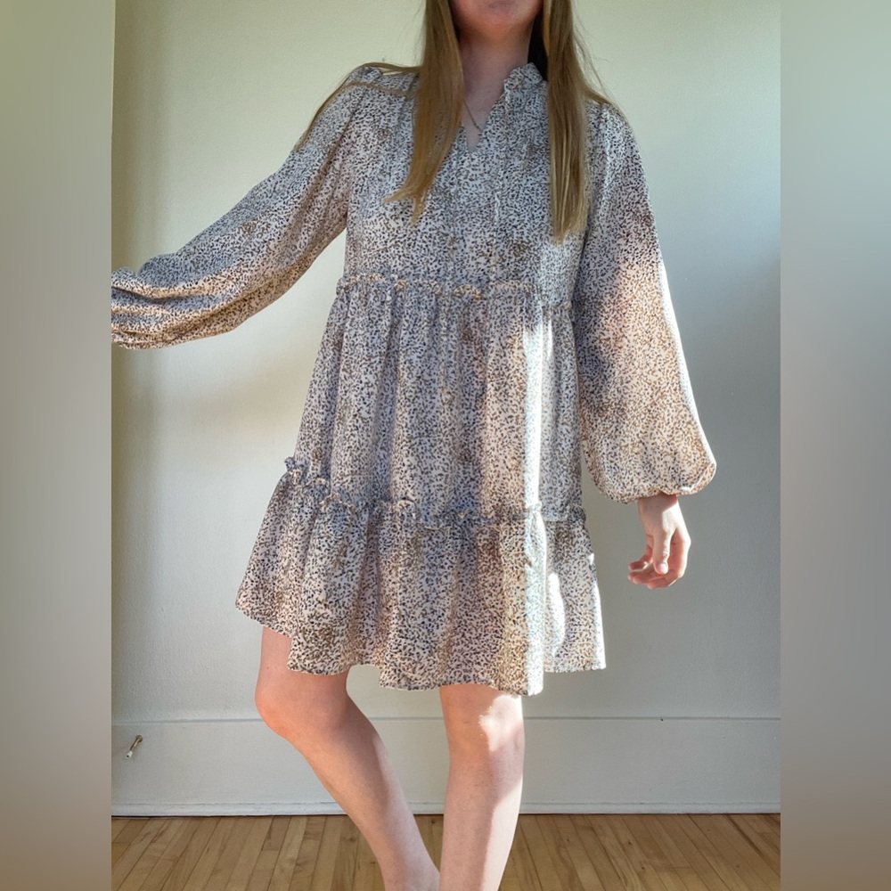 Tiered Long Sleeve Mini Dress in Beige Speckle
